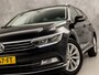 Volkswagen Passat Variant 1.5 TSI Highline Sportline 150Pk Automaat (VIRTUAL COCKPIT, APPLE CARPLAY, LED, GROOT NAVI, CAMERA, LEDER/ALCANTARA, GETINT GLAS, KEYLESS, NIEUWSTAAT)