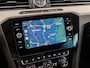 Volkswagen Passat Variant 1.5 TSI Highline Sportline 150Pk Automaat (VIRTUAL COCKPIT, APPLE CARPLAY, GROOT NAVI, CAMERA, LEDER/ALCANTARA, GETINT GLAS, KEYLESS, NIEUWSTAAT)