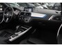 BMW 2-Serie Cabrio 220i High Exe. M Sport / 54.228 km/ NL Auto / Leder / CarPlay / Parkeerhulp V+A / 18'' / Windscherm / Sportstoelen / Stoelverwarming / DAB / Cruise Control