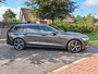Volvo V60 2.0 T8 Plug-in hybrid AWD Ultimate Bright | Panoramadak | Trekhaak | Harman Kardon | NL-Auto | 455PK |
