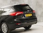 Ford Focus Wagon 1.0 EcoBoost Titanium Sport (APPLE CARPLAY, GROOT NAVI, STUUR/STOELVERWARMING, CAMERA, SPORTSTOELEN, GETINT GLAS, ADAPTIVE CRUISE, NIEUWSTAAT)