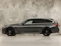 BMW 3-Serie 318i M Sport Automaat (PANORAMADAK, M PAKKET, GROOT NAVI, COGNAC LEDER, STOELVERWARMING, SPORTSTOELEN, VIRTUAL COCKPIT, PARKEERSENSOREN, GETINT GLAS, NIEUWSTAAT)