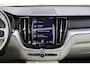 Volvo XC60 2.0 T8 Twin Engine AWD * TREKHAAK * PANORAMA DAK * LEER *