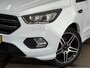 Ford Kuga 1.5 EcoBoost ST Line | 150 PK | Winterpakket | Handgeschakeld | Panoramadak | 19" | Navigatie