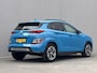 Hyundai Kona Electric EV Comfort Smart 39 kWh / Fabrieksgarantie tot 05-2027 / Dealer onderhouden / Accu SoH 99% / CCS snel laden / Navigatie / Apple Carplay Android / Stuur- en stoelverwarming /