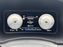 Hyundai Kona Electric EV Comfort Smart 39 kWh / Fabrieksgarantie tot 05-2027 / Dealer onderhouden / Accu SoH 99% / CCS snel laden / Navigatie / Apple Carplay Android / Stuur- en stoelverwarming /