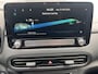 Hyundai Kona Electric EV Comfort Smart 39 kWh / Fabrieksgarantie tot 05-2027 / Dealer onderhouden / Accu SoH 99% / CCS snel laden / Navigatie / Apple Carplay Android / Stuur- en stoelverwarming /