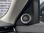 Land Rover Range Rover Evoque 1.5 P300e AWD S | Plug-in Hybrid (PHEV) | Trekhaak | 360 Graden Camera | Head-up Display | Meridian Audio | Cruise Control Adaptief | Dodehoekdetectie | Stoelverwarming | Lederen Bekleding | Navigatie Pivi Pro | Apple Carplay | Android Auto