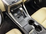 Lexus NX 300h AWD Luxury Line Limited | Schuif - / kanteldak | Fietsendragerbeugel |
