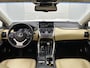 Lexus NX 300h AWD Luxury Line Limited | Schuif - / kanteldak | Fietsendragerbeugel |