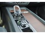 Volvo XC60 B5 AWD Inscription - Panorama/schuifdak - IntelliSafe Assist & Surround - 360º Camera - Bowers & Wilkins audio - Adaptieve LED koplampen - Verwarmde voorstoelen & stuur - Parkeersensoren voor & achter - Elektr. bedienb. voorstoelen met geheugen - Head up display - Standkachel - Inklapbare trekhaak - 20' LMV