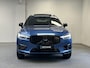 Volvo XC60 2.0 T8 Twin Engine AWD R-Design | PANO | LUCHTVERING | TREKHAAK | 360 CAMERA | HEAD-UP | LEDER |