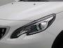 Peugeot 2008 1.2 PureTech Allure Panormadak | Parkeersenoren | Camera | Navigatie | Climat Control | Cruise Control | 17" Lichtmetalen Velgen