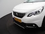 Peugeot 2008 1.2 PureTech Allure Panormadak | Parkeersenoren | Camera | Navigatie | Climat Control | Cruise Control | 17" Lichtmetalen Velgen