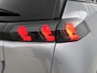 Peugeot e-2008 EV 136pk Allure 50 kWh Automaat | Navigatie | Achteruitrijcamera | 3D Cockpit | Climate Control | Cruise Control | Parkeersensoren | Apple CarPlay/Android Auto | DAB+ radio | Elektrisch inklapbare spiegels | Donker getint glas | 17"LMV |