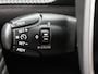 Peugeot e-2008 EV 136pk Allure 50 kWh Automaat | Navigatie | Achteruitrijcamera | 3D Cockpit | Climate Control | Cruise Control | Parkeersensoren | Apple CarPlay/Android Auto | DAB+ radio | Elektrisch inklapbare spiegels | Donker getint glas | 17"LMV |