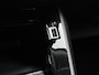 Peugeot e-2008 EV 136pk Allure 50 kWh Automaat | Navigatie | Achteruitrijcamera | 3D Cockpit | Climate Control | Cruise Control | Parkeersensoren | Apple CarPlay/Android Auto | DAB+ radio | Elektrisch inklapbare spiegels | Donker getint glas | 17"LMV |