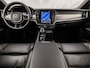 Volvo V90 2.0 T6 Plug-in hybrid AWD Ultimate Dark 350Pk Automaat (PANORAMADAK, HARMAN/KARDON, LUCHTVERING, MEMORY SEATS, 360 CAMERA, HEAD-UP DISPLAY, STUUR/STOELVERWARMING, ZWART HEMEL, NIEUWSTAAT)