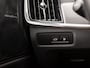 Volvo V90 2.0 T6 Plug-in hybrid AWD Ultimate Dark 350Pk Automaat (PANORAMADAK, HARMAN/KARDON, LUCHTVERING, MEMORY SEATS, 360 CAMERA, HEAD-UP DISPLAY, STUUR/STOELVERWARMING, ZWART HEMEL, NIEUWSTAAT)