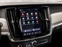 Volvo V90 2.0 T6 Plug-in hybrid AWD Ultimate Dark 350Pk Automaat (SOH 96,9%, PANORAMADAK, HARMAN/KARDON, LUCHTVERING, MEMORY SEATS, 360 CAMERA, HEAD-UP DISPLAY, STUUR/STOELVERWARMING, ZWART HEMEL, NIEUWSTAAT)