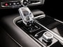 Volvo V90 2.0 T6 Plug-in hybrid AWD Ultimate Dark 350Pk Automaat (PANORAMADAK, HARMAN/KARDON, LUCHTVERING, MEMORY SEATS, 360 CAMERA, HEAD-UP DISPLAY, STUUR/STOELVERWARMING, ZWART HEMEL, NIEUWSTAAT)