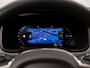Volvo V90 2.0 T6 Plug-in hybrid AWD Ultimate Dark 350Pk Automaat (PANORAMADAK, HARMAN/KARDON, LUCHTVERING, MEMORY SEATS, 360 CAMERA, HEAD-UP DISPLAY, STUUR/STOELVERWARMING, ZWART HEMEL, NIEUWSTAAT)