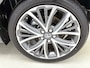 Toyota Yaris 1.5 Hybrid 130 Executive | BTW voertuig | Dealer onderhouden | Dodehoek detectie | Stoel+stuurverwarming | Parkeersensoren voor+achter | Draadloze telefoonlader | Navigatie | Apple CarPlay/Android Auto |