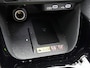 Toyota Yaris 1.5 Hybrid 130 Executive | BTW voertuig | Dealer onderhouden | Dodehoek detectie | Stoel+stuurverwarming | Parkeersensoren voor+achter | Draadloze telefoonlader | Navigatie | Apple CarPlay/Android Auto |