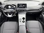 Hyundai Kona Electric EV Fashion 39 kWh / 3 fase laden / SOH 100% / Fabrieksgarantie accu t/m 05-2030 / Dealer Onderhouden / All-Season Banden / Stuur-/Stoelverwarming / Navigatie via Apple Carplay/Android Auto / Achteruitrijcamera /