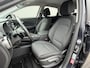 Hyundai Kona Electric EV Fashion 39 kWh / 3 fase laden / SOH 100% / Fabrieksgarantie accu t/m 05-2030 / Dealer Onderhouden / All-Season Banden / Stuur-/Stoelverwarming / Navigatie via Apple Carplay/Android Auto / Achteruitrijcamera /