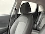 Hyundai Kona Electric EV Fashion 39 kWh / 3 fase laden / SOH 100% / Fabrieksgarantie accu t/m 05-2030 / Dealer Onderhouden / All-Season Banden / Stuur-/Stoelverwarming / Navigatie via Apple Carplay/Android Auto / Achteruitrijcamera /