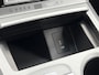 Hyundai Kona Electric EV Fashion 39 kWh / 3 fase laden / SOH 100% / Fabrieksgarantie accu t/m 05-2030 / Dealer Onderhouden / All-Season Banden / Stuur-/Stoelverwarming / Navigatie via Apple Carplay/Android Auto / Achteruitrijcamera /