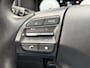 Hyundai Kona Electric EV Fashion 39 kWh / 3 fase laden / SOH 100% / Fabrieksgarantie accu t/m 05-2030 / Dealer Onderhouden / All-Season Banden / Stuur-/Stoelverwarming / Navigatie via Apple Carplay/Android Auto / Achteruitrijcamera /