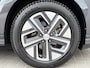 Hyundai Kona Electric EV Fashion 39 kWh / 3 fase laden / SOH 100% / Fabrieksgarantie accu t/m 05-2030 / Dealer Onderhouden / All-Season Banden / Stuur-/Stoelverwarming / Navigatie via Apple Carplay/Android Auto / Achteruitrijcamera /