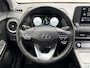 Hyundai Kona Electric EV Fashion 39 kWh / 3 fase laden / SOH 100% / Fabrieksgarantie accu t/m 05-2030 / Dealer Onderhouden / All-Season Banden / Stuur-/Stoelverwarming / Navigatie via Apple Carplay/Android Auto / Achteruitrijcamera /