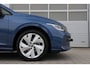 Volkswagen Golf Variant 1.5 eTSI 150 pk Life Edition | Navigatie| Trekhaak | Achteruitrijcamera | Stoelverwarming | Blind spot