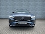 Volvo XC60 2.0 T8 Plug-in Hybrid AWD Ultra Black Edition | PHEV | Trekhaak | Luchtvering | Panoramadak | Harman Kardon Audio | Head-up Display | 360 Graden Camera | Keyless Entry | Elektrische Achterklep | Sportstoelen | Stoelverwarming voor en achter | Google Navigatie | Apple Carplay | Android Auto | Zitverlenging | 21" Lichtmetalen Velgen