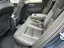 Volvo XC60 2.0 T8 Plug-in Hybrid AWD Ultra Black Edition | PHEV | Trekhaak | Luchtvering | Panoramadak | Harman Kardon Audio | Head-up Display | 360 Graden Camera | Keyless Entry | Elektrische Achterklep | Sportstoelen | Stoelverwarming voor en achter | Google Navigatie | Apple Carplay | Android Auto | Zitverlenging | 21" Lichtmetalen Velgen