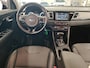 Kia Niro Hybrid 1.6 GDi 141pk Automaat DynamicLine | Navi | Apple CarPlay | Camera | Parkeersensoren | Half leder / stof