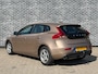 Volvo V40 1.6 T3 Kinetic | Trekhaak | RTI Navigatie | High Performance Audio | Bluetooth | Achteruitrijcamera | Parkeersensoren | Climate Control | Cruise Control | Lichtmetalen Velgen
