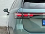 Volkswagen Passat Variant 1.5 eTSI R-Line Panorama Massage stoelen Sfeer verlichting All season banden Bomvolle uitvoering