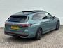 Volkswagen Passat Variant 1.5 eTSI R-Line Panorama Massage stoelen Sfeer verlichting All season banden Bomvolle uitvoering