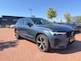 Volvo XC60 2.0 B5 Ultimate Dark | Trekhaak | Luchtvering | Nappaleder | Stoelventilatie | Head-up Display | Panoramadak | Harman Kardon Audio | 360 Graden Camera | Keyless Entry | Elektrische Achterklep | Stoelverwarming voor en achter | Cruise Control Adaptief | BLIS | Google Navigatie | Apple Carplay | Android Auto