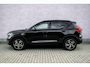 Volvo XC40 2.0 B4 Plus Dark | Trekhaak | Harman Kardon Audio | Achteruitrijcamera | Parkeersensoren | Keyless Entry | Elektrische Achterklep | Elektrisch Verstelbare Voorstoelen | Stoelverwarming | Google Navigatie | Apple Carplay | Android Auto | Lichtmetalen Velgen 18 inch