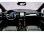 Volvo XC40 2.0 B4 Plus Dark | Trekhaak | Harman Kardon Audio | Achteruitrijcamera | Parkeersensoren | Keyless Entry | Elektrische Achterklep | Elektrisch Verstelbare Voorstoelen | Stoelverwarming | Google Navigatie | Apple Carplay | Android Auto | Lichtmetalen Velgen 18 inch