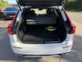 Volvo XC60 2.0 Recharge T8 AWD R-Design | Plug-in Hybrid (PHEV) | Panoramadak | Head-up Display | Harman Kardon Audio | 360 Graden Camera | Keyless Entry | Elektrische Achterklep | Stoelverwarming voor en achter | Cruise Control Adaptief | BLIS | Navigatie | Apple Carplay | Android Auto
