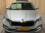 Skoda Octavia Combi 1.0 e-TSI Business Edition Plus Automaat | Panoramadak | Leer/alcantara bekleding | Stoel- en stuurverwarming | Achteruitrijcamera | Elektrisch uitklapbare trekhaak | Sfeerverlichting | Adaptieve cruise control
