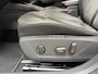 Skoda Octavia Combi 1.0 e-TSI Business Edition Plus Automaat | Panoramadak | Leer/alcantara bekleding | Stoel- en stuurverwarming | Achteruitrijcamera | Elektrisch uitklapbare trekhaak | Sfeerverlichting | Adaptieve cruise control