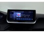 Peugeot 208 1.2 Hybrid 110 e-DCS6 Allure | Apple carplay/Android auto | Cruise control | Navigatie via APP. | Parkeersensoren achter | Lichtmetalen velgen |