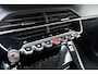 Peugeot 208 1.2 Hybrid 110 e-DCS6 Allure | Apple carplay/Android auto | Cruise control | Navigatie via APP. | Parkeersensoren achter | Lichtmetalen velgen |